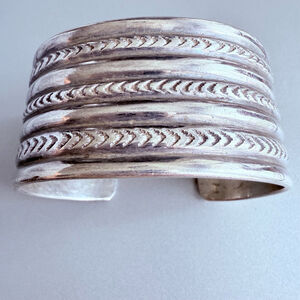 Native American Navajo BIG Handmade 7 Row Wide Arrow Sterling Silv Cuff Bracelet
